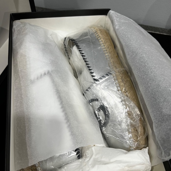 Gucci Interlocking G Metallic Leather Espadrilles - Picture 3 of 6